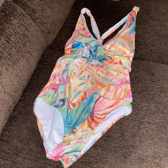 Leaf print swim suit - Picture 1 of 3